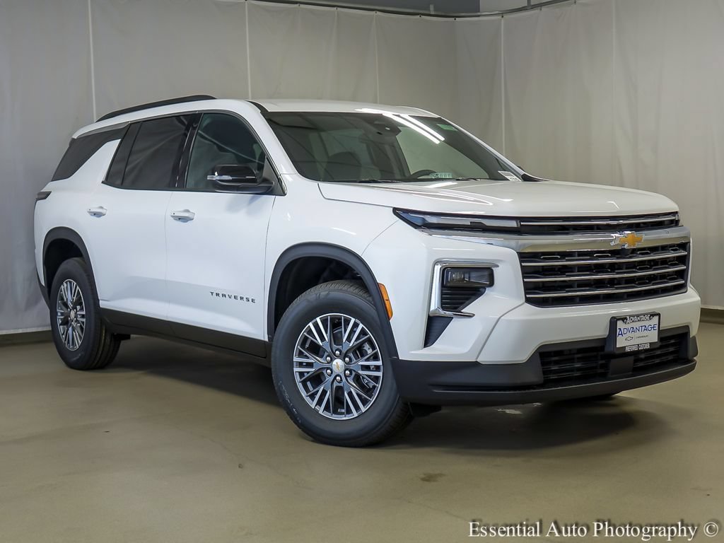 New 2026 Chevrolet Traverse LT w/ LPO, Floor Liner Package FWD image 2