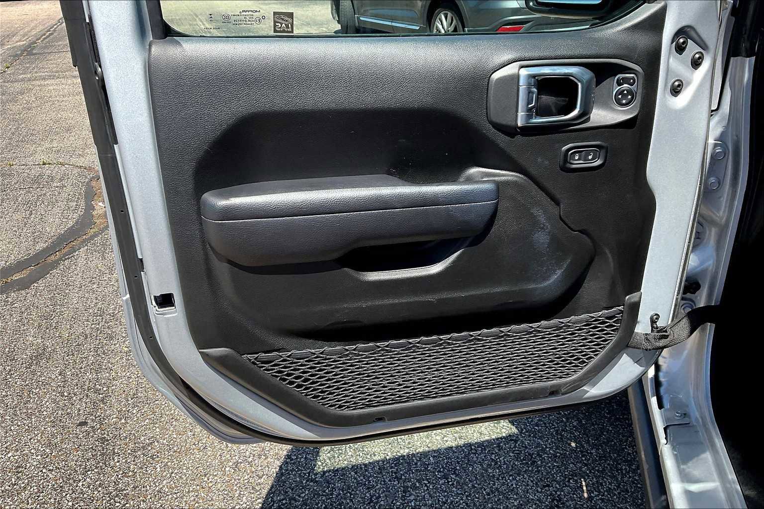 Used 2024 Jeep Wrangler Unlimited Rubicon image 42