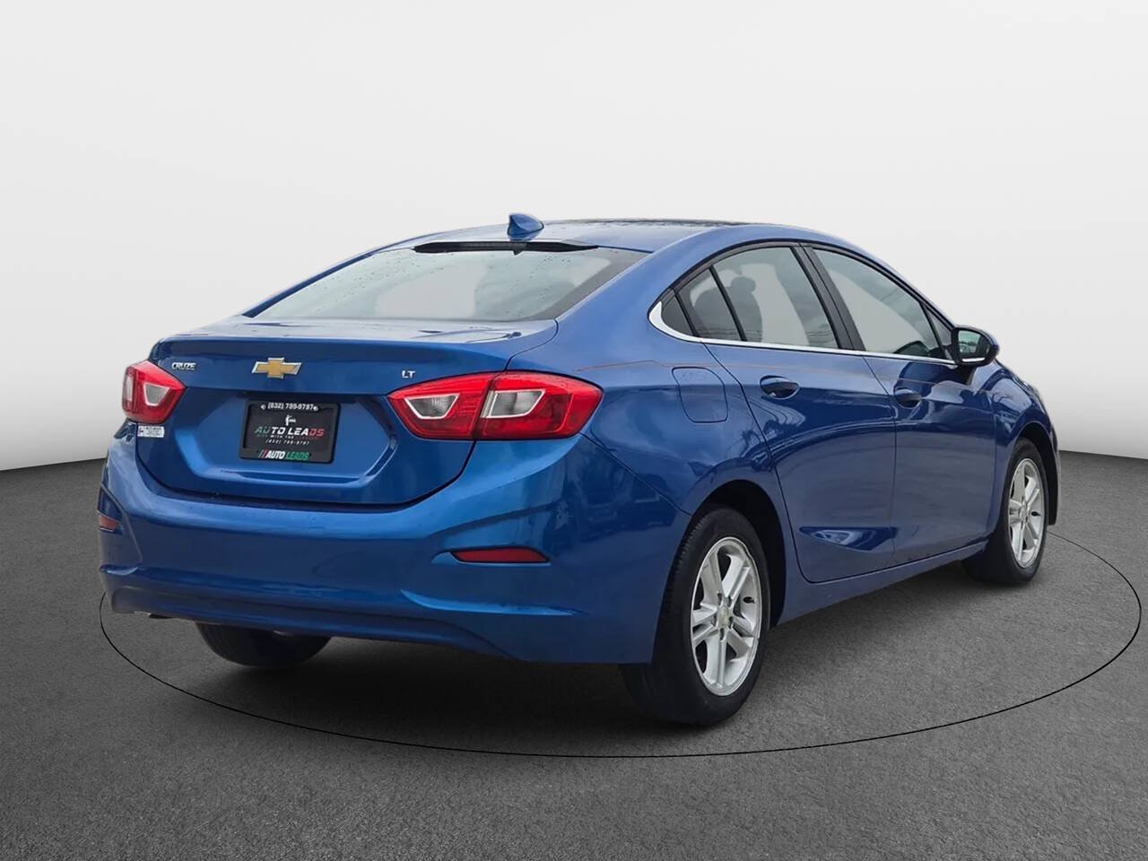 Used 2017 Chevrolet Cruze LT FWD image 4