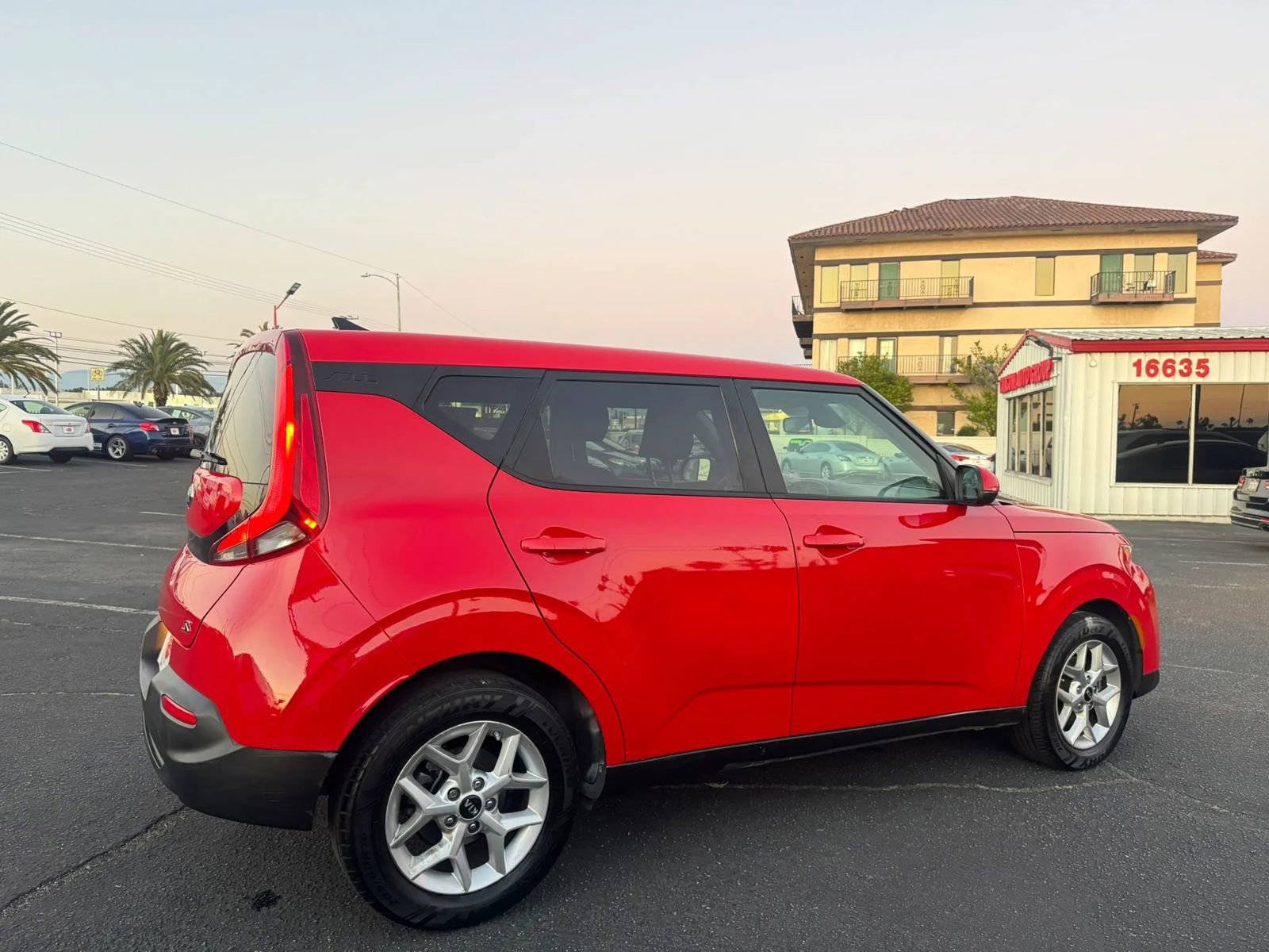 Used 2020 Kia Soul S FWD image 10