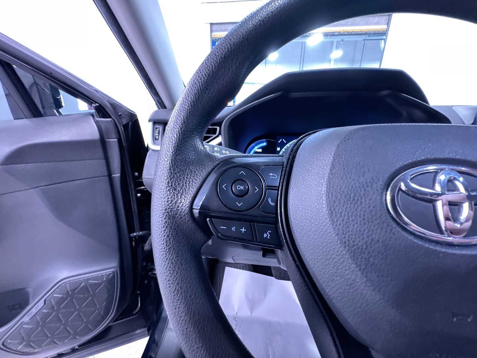 Used 2024 Toyota RAV4 XLE AWD/4WD image 20