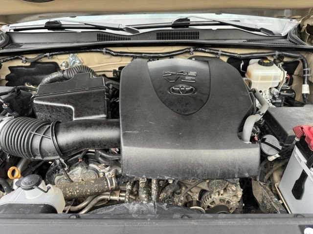 Used 2019 Toyota Tacoma TRD Off-Road w/ Technology Package AWD/4WD image 27