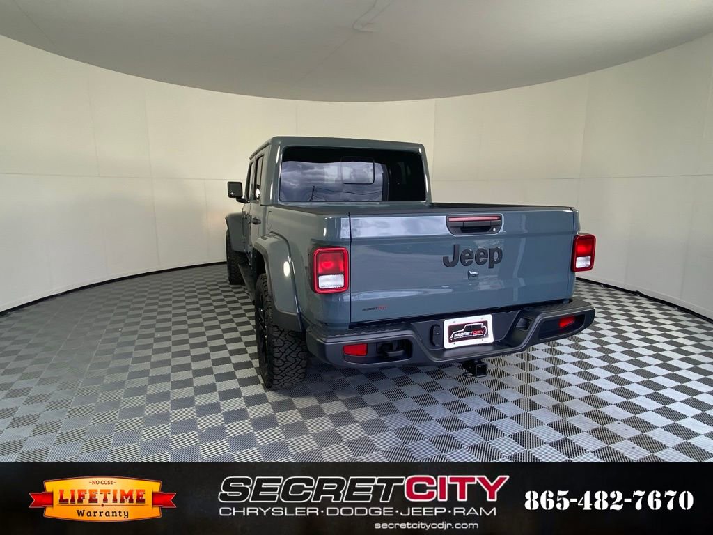 Used 2024 Jeep Gladiator Sport image 5