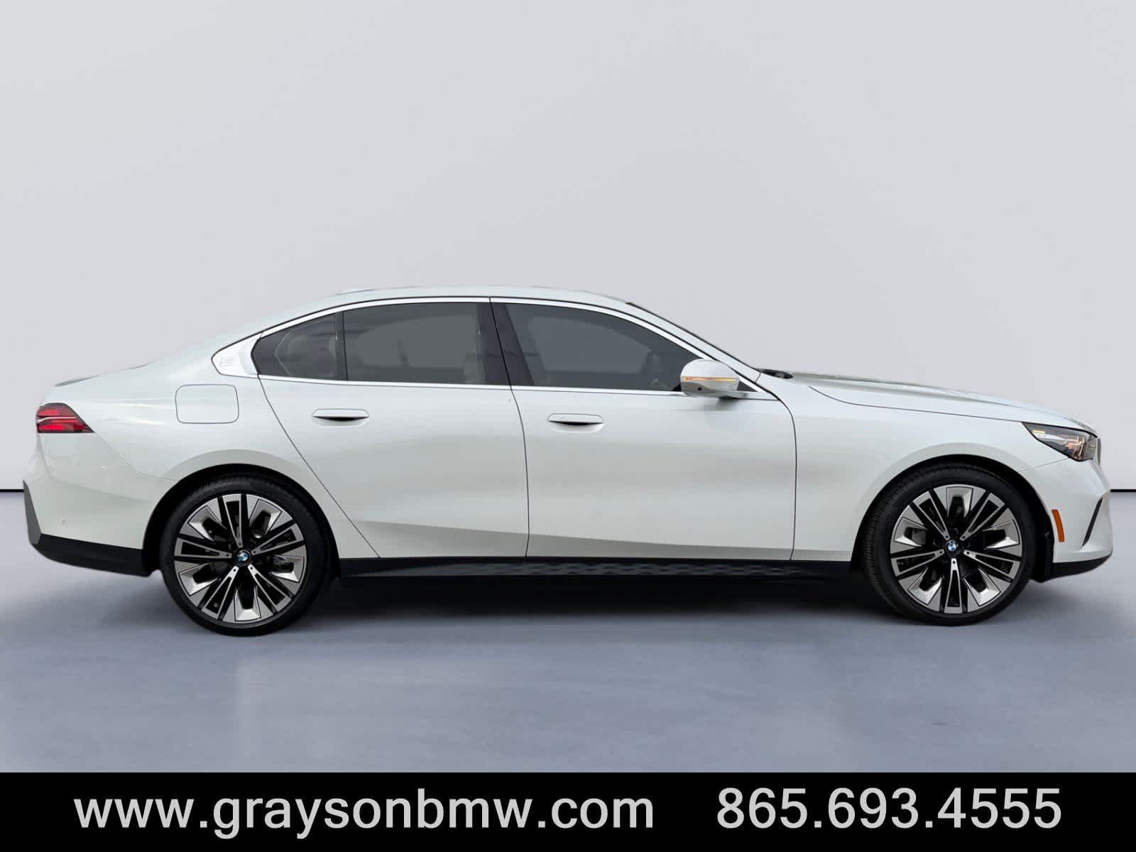 Used 2026 BMW 540i xDrive AWD/4WD image 2