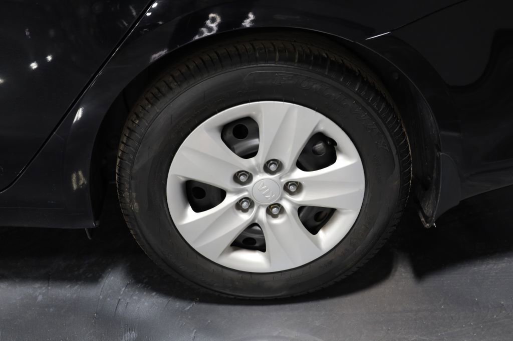 Used 2018 Kia Forte LX image 28