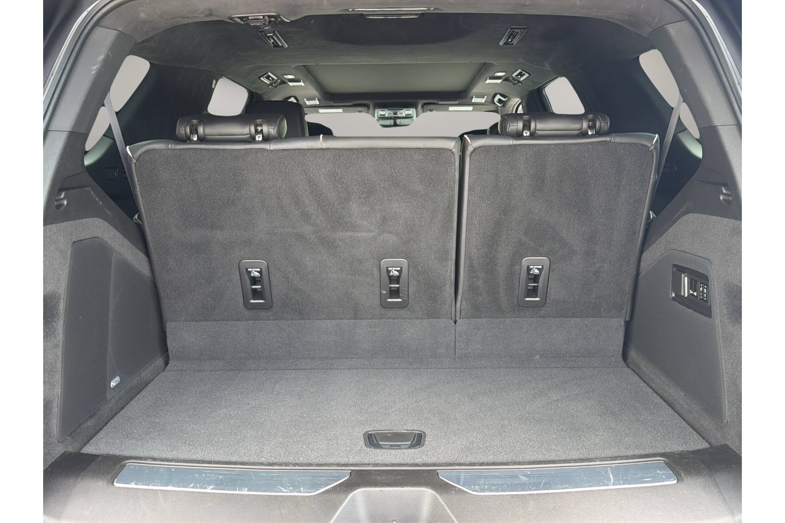 Certified 2023 Cadillac Escalade V AWD/4WD image 18