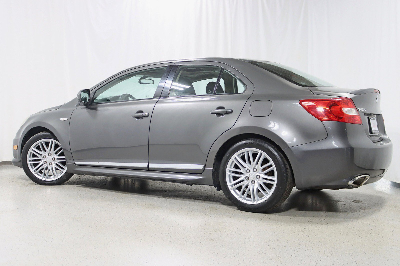 Used 2011 Suzuki Kizashi Sport GTS AWD/4WD image 9
