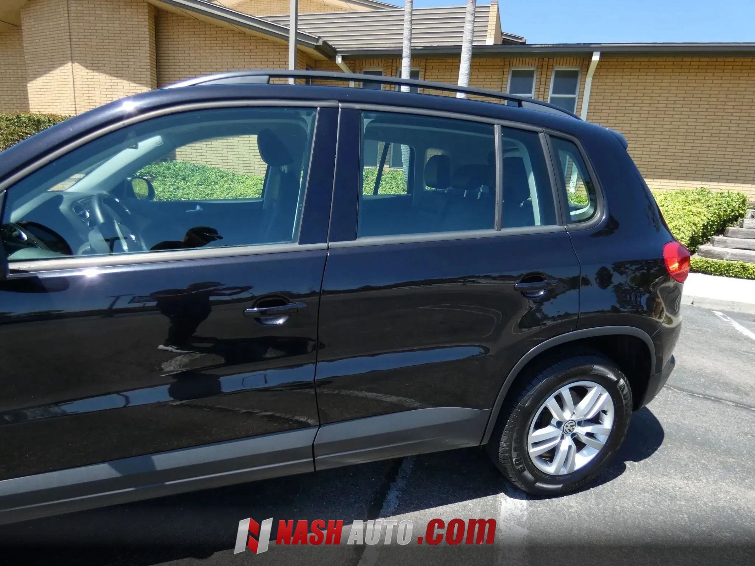 Used 2017 Volkswagen Tiguan S AWD/4WD image 13