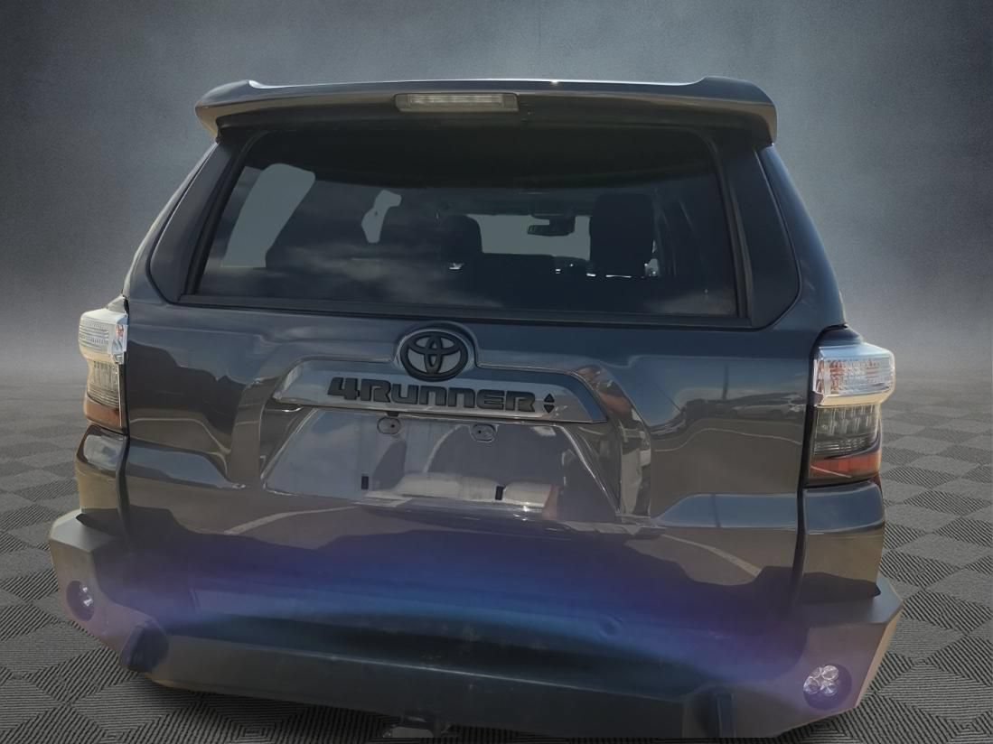 Used 2020 Toyota 4Runner SR5 Premium w/ Moonroof Package AWD/4WD image 4