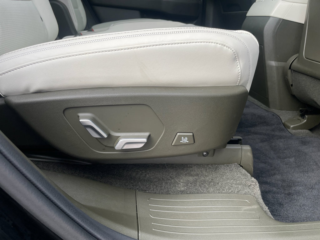 Used 2025 Hyundai Santa Fe Calligraphy image 23