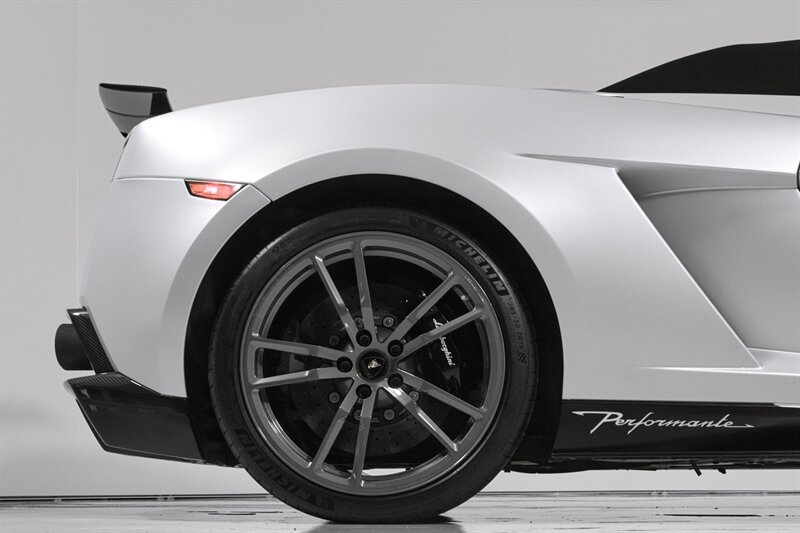 Used 2012 Lamborghini Gallardo LP 570-4 Performante AWD/4WD image 16