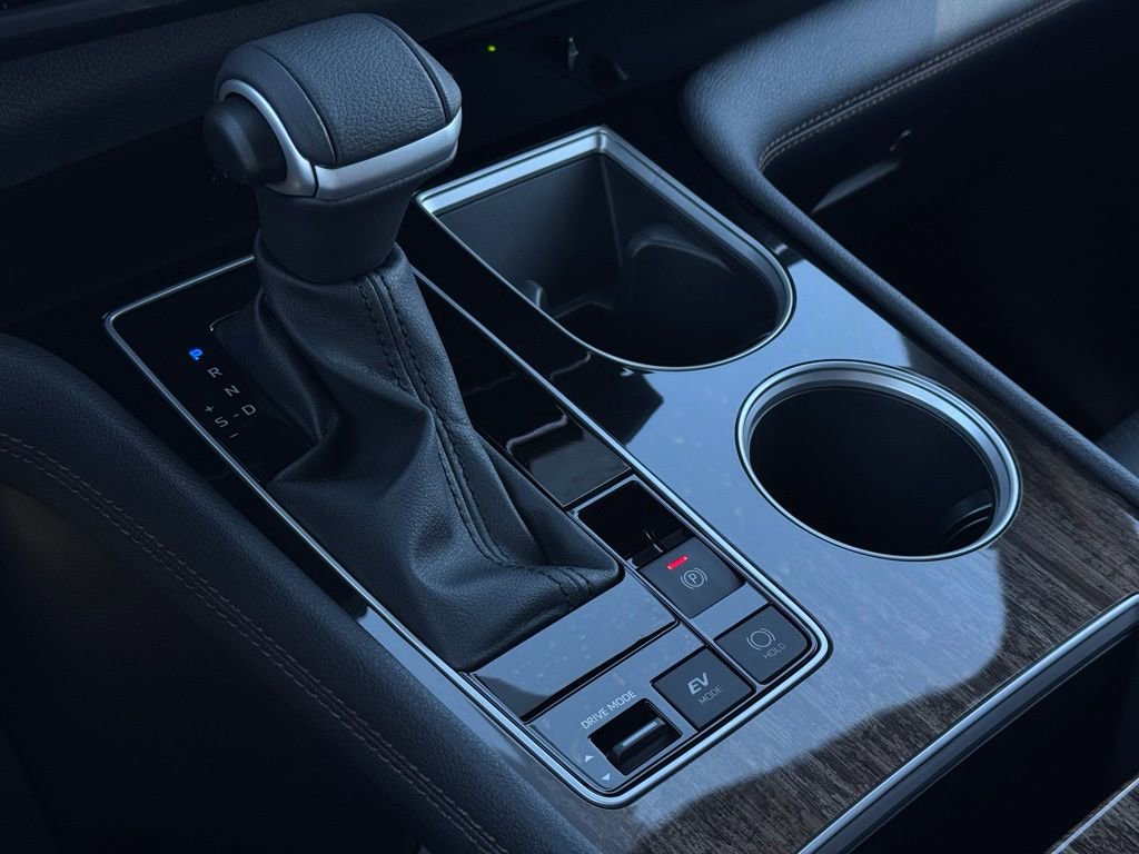 Used 2026 Toyota Sienna Platinum image 34