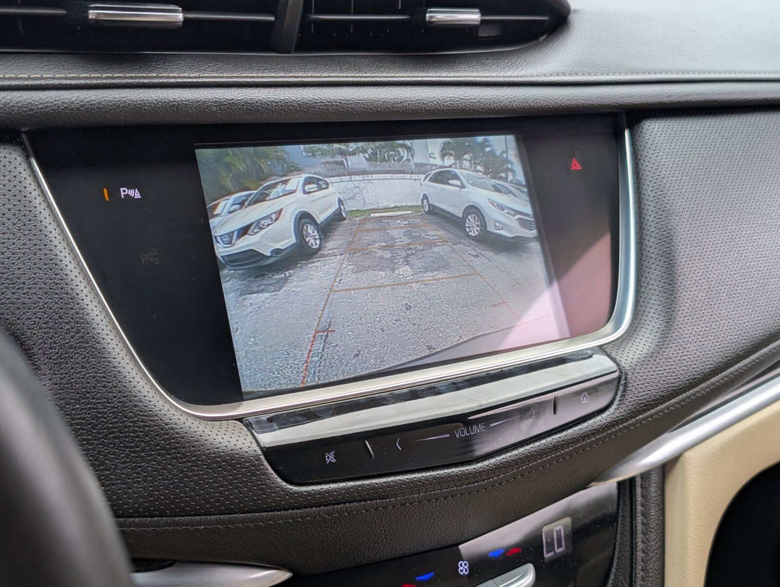 Used 2018 Cadillac XT5 FWD w/ LPO, Wheel Lock Package image 27