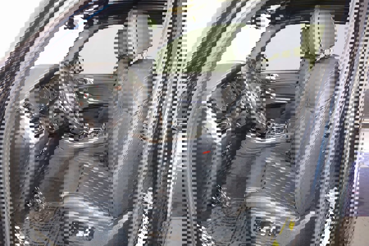 Used 2021 BMW X5 M50i image 12