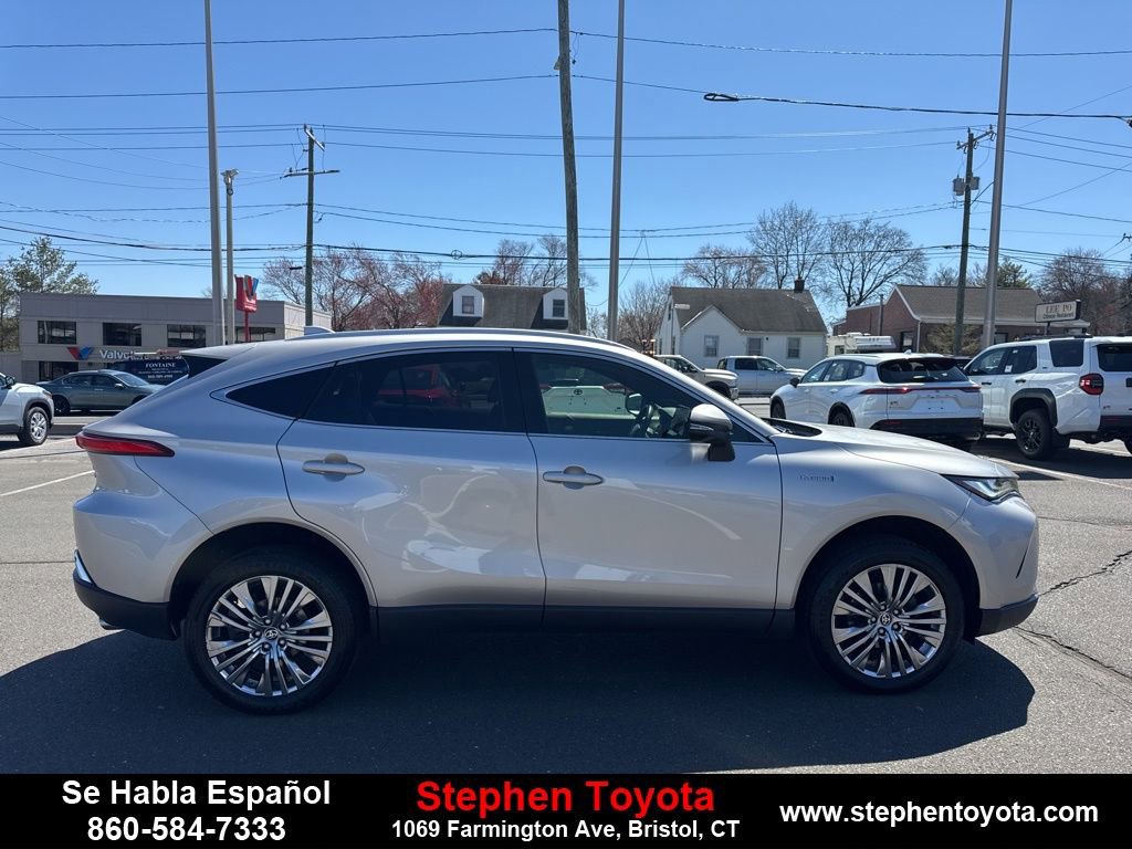 Used 2021 Toyota Venza XLE w/ Softex Package image 8