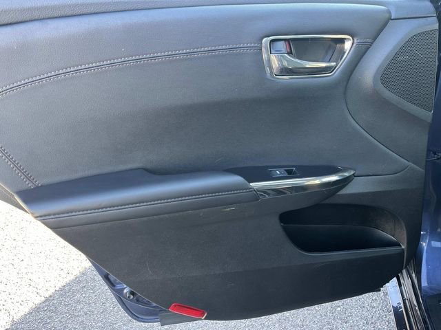 Used 2016 Toyota Avalon XLE Premium image 19