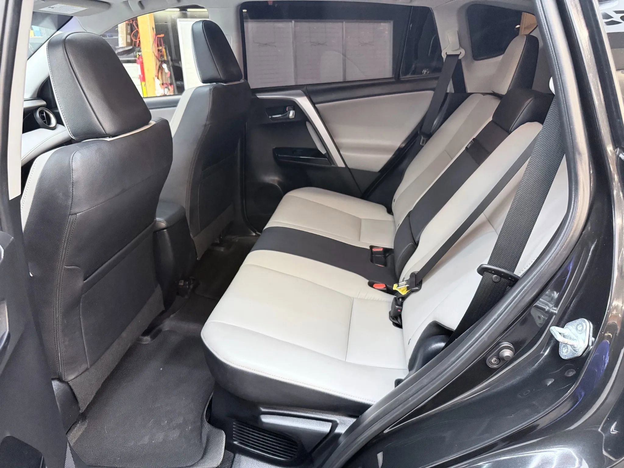 Used 2017 Toyota RAV4 Limited AWD/4WD image 21