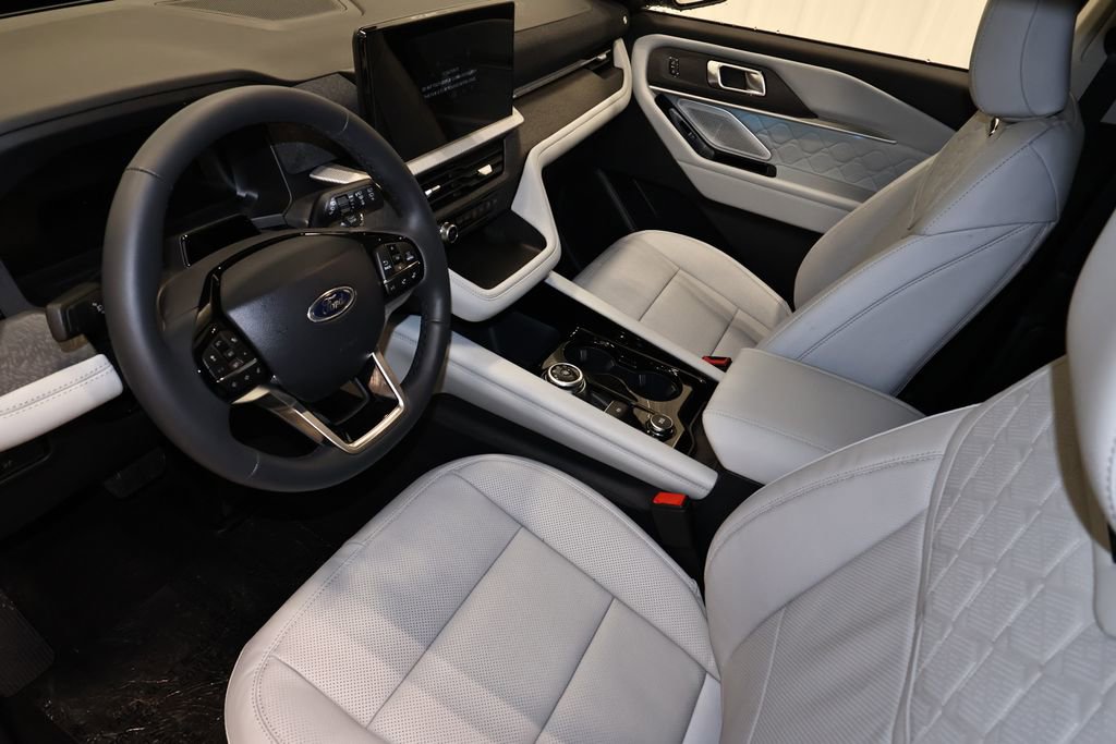 New 2026 Ford Explorer Platinum image 36