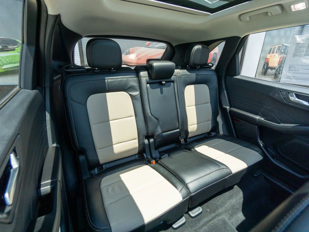 Used 2022 Ford Escape Titanium w/ Titanium Elite Package image 36