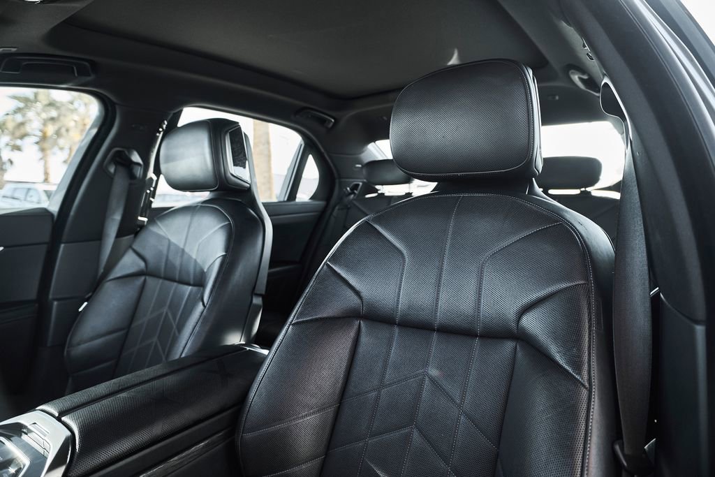 Used 2024 BMW 740i w/ Premium Package RWD image 25