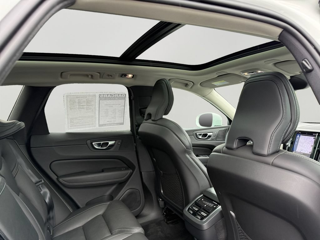 Used 2021 Volvo XC60 T5 Inscription w/ Advanced Package AWD/4WD image 9