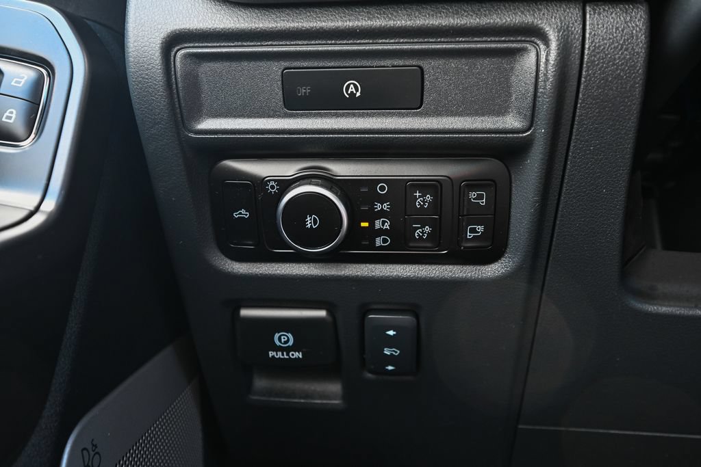 Used 2025 Ford F150 Lariat AWD/4WD image 39
