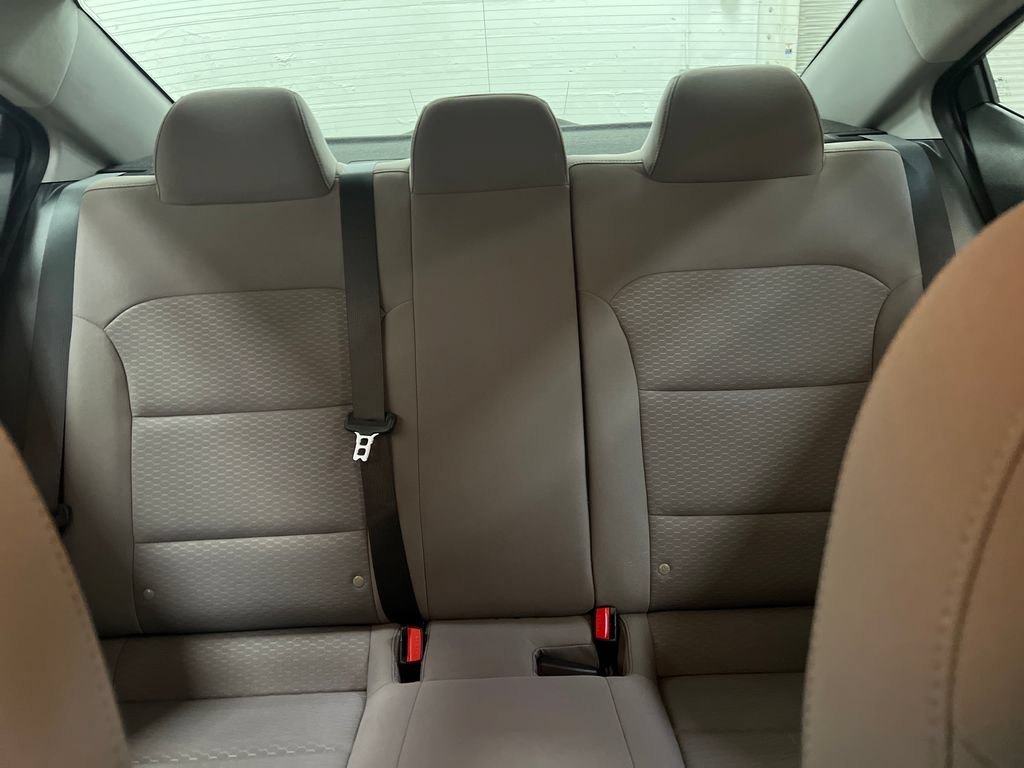 Used 2019 Hyundai Elantra SE FWD image 27
