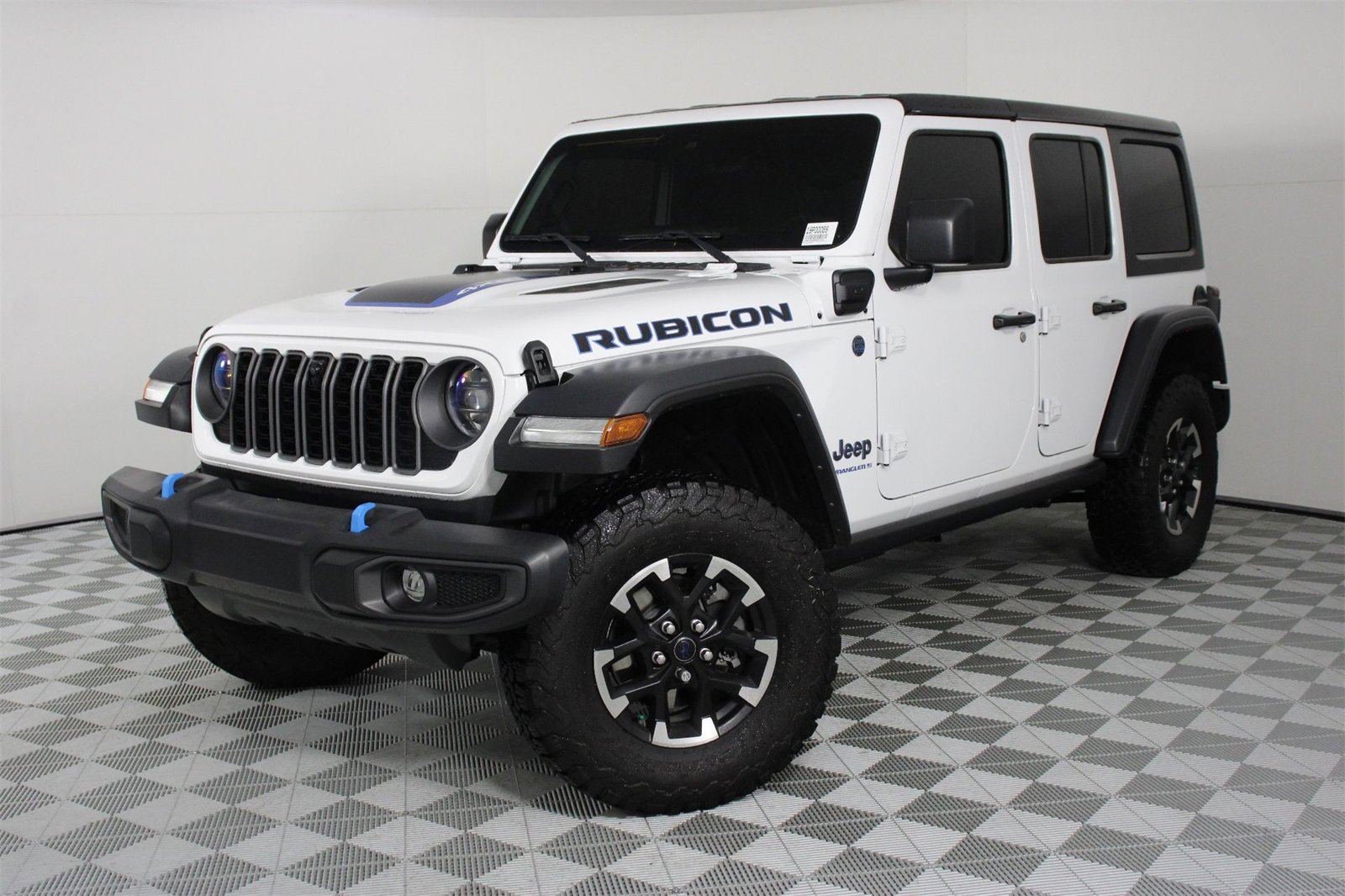 Used 2024 Jeep Wrangler Unlimited Rubicon 4xe w/ Technology Group image 3