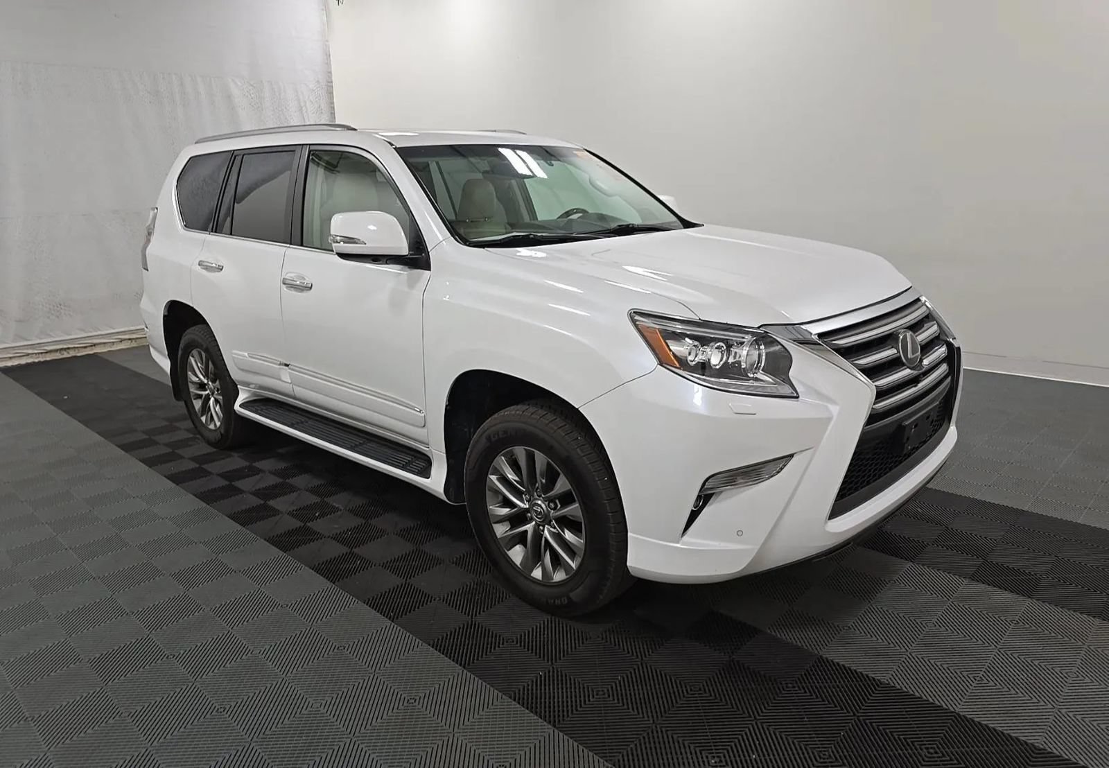 Used 2018 Lexus GX 460 Luxury AWD/4WD image 2