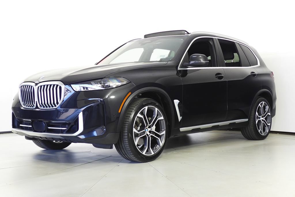 Used 2024 BMW X5 xDrive40i w/ Parking Assistance Package AWD/4WD image 2