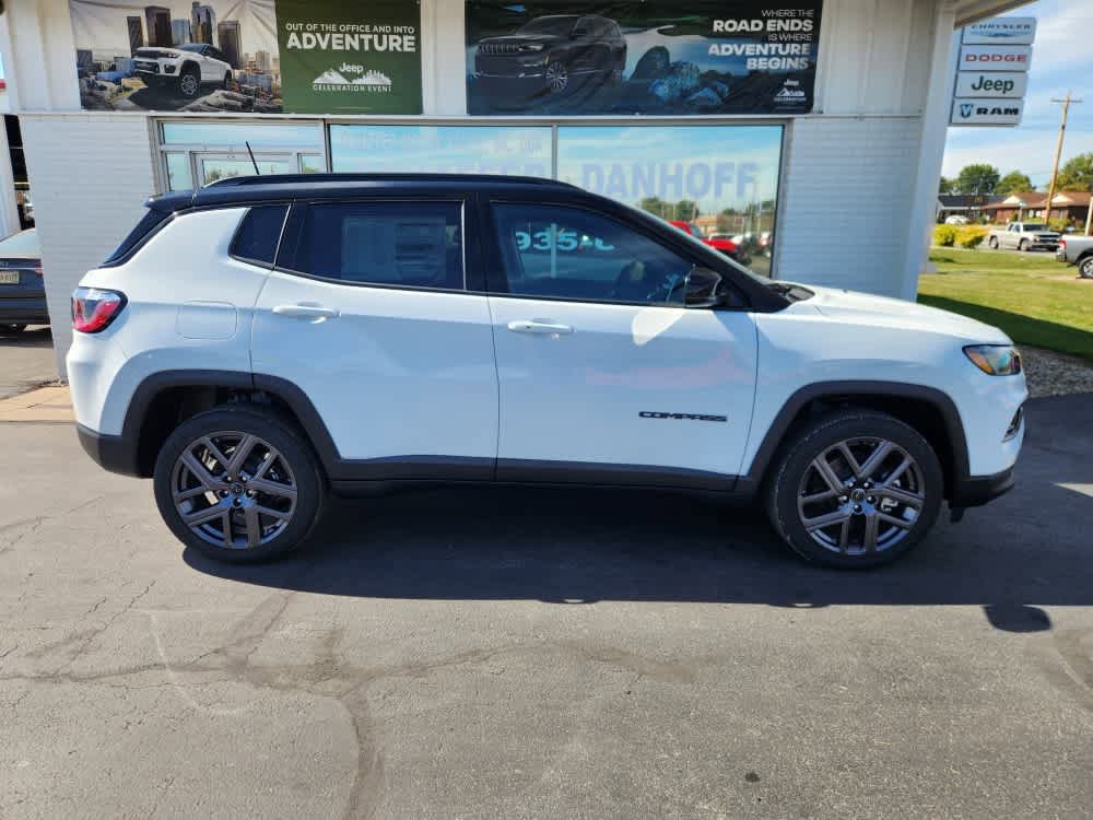 New 2026 Jeep Compass Limited AWD/4WD image 2