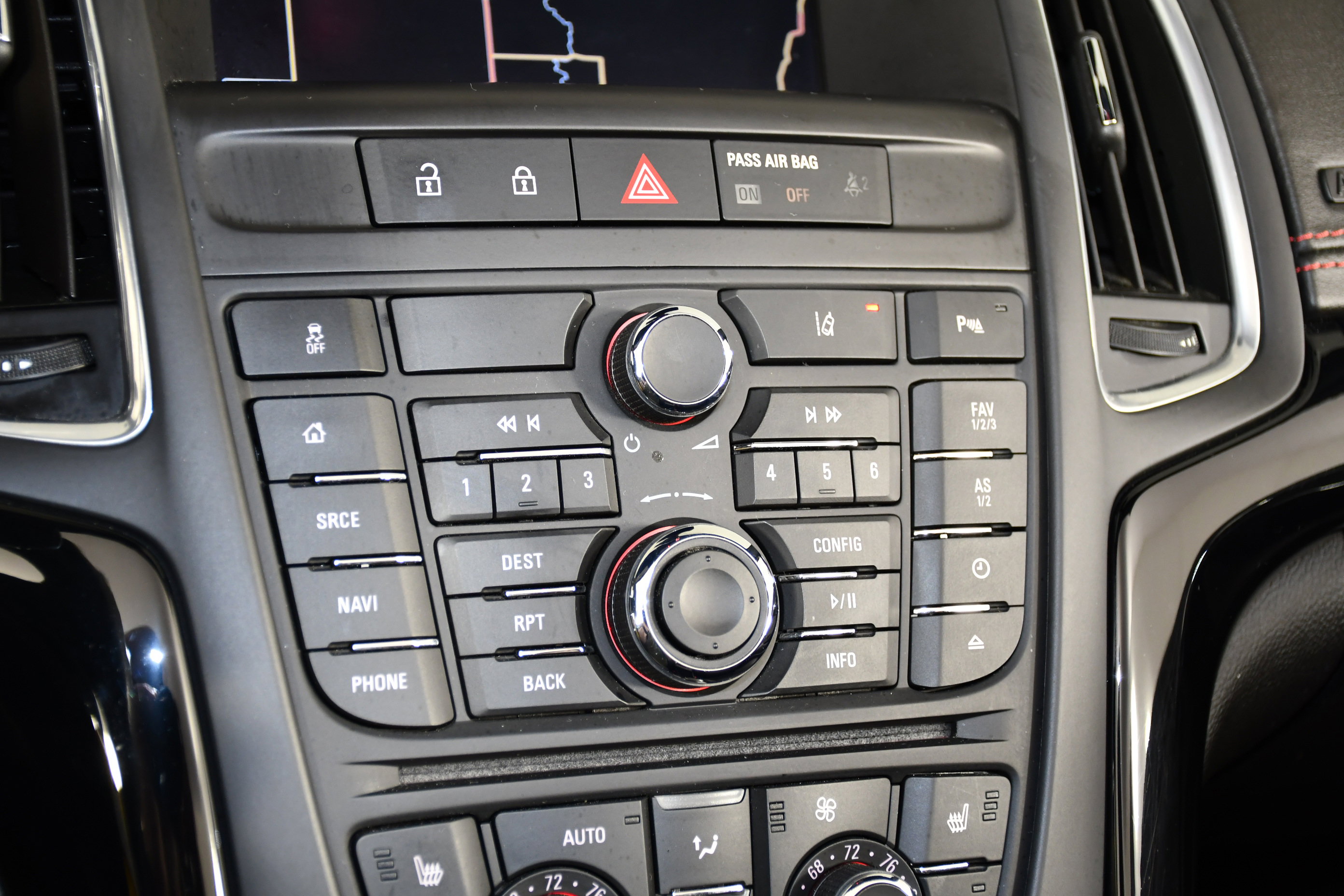 Used 2018 Buick Cascada Sport Touring w/ Dark Effects Package image 32