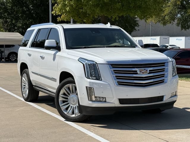 Used 2020 Cadillac Escalade Platinum RWD image 2