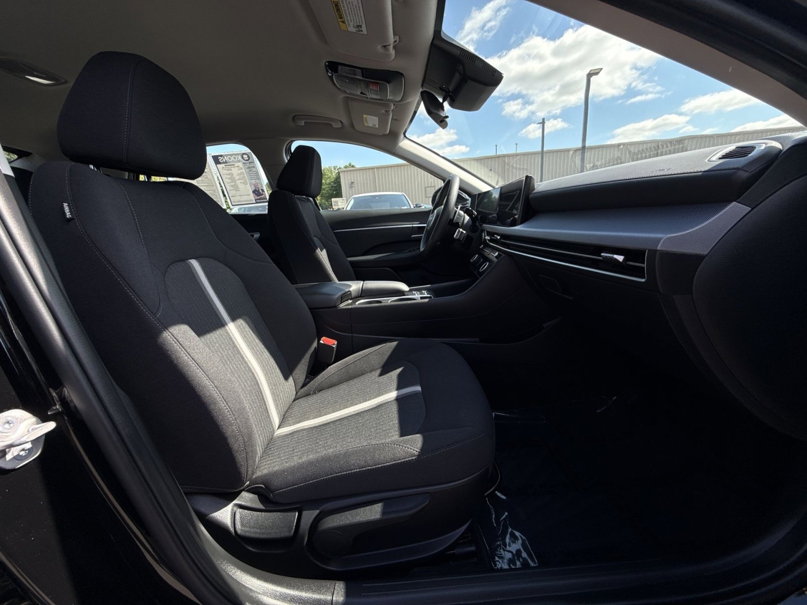 Certified 2025 Hyundai Sonata SEL AWD/4WD image 29