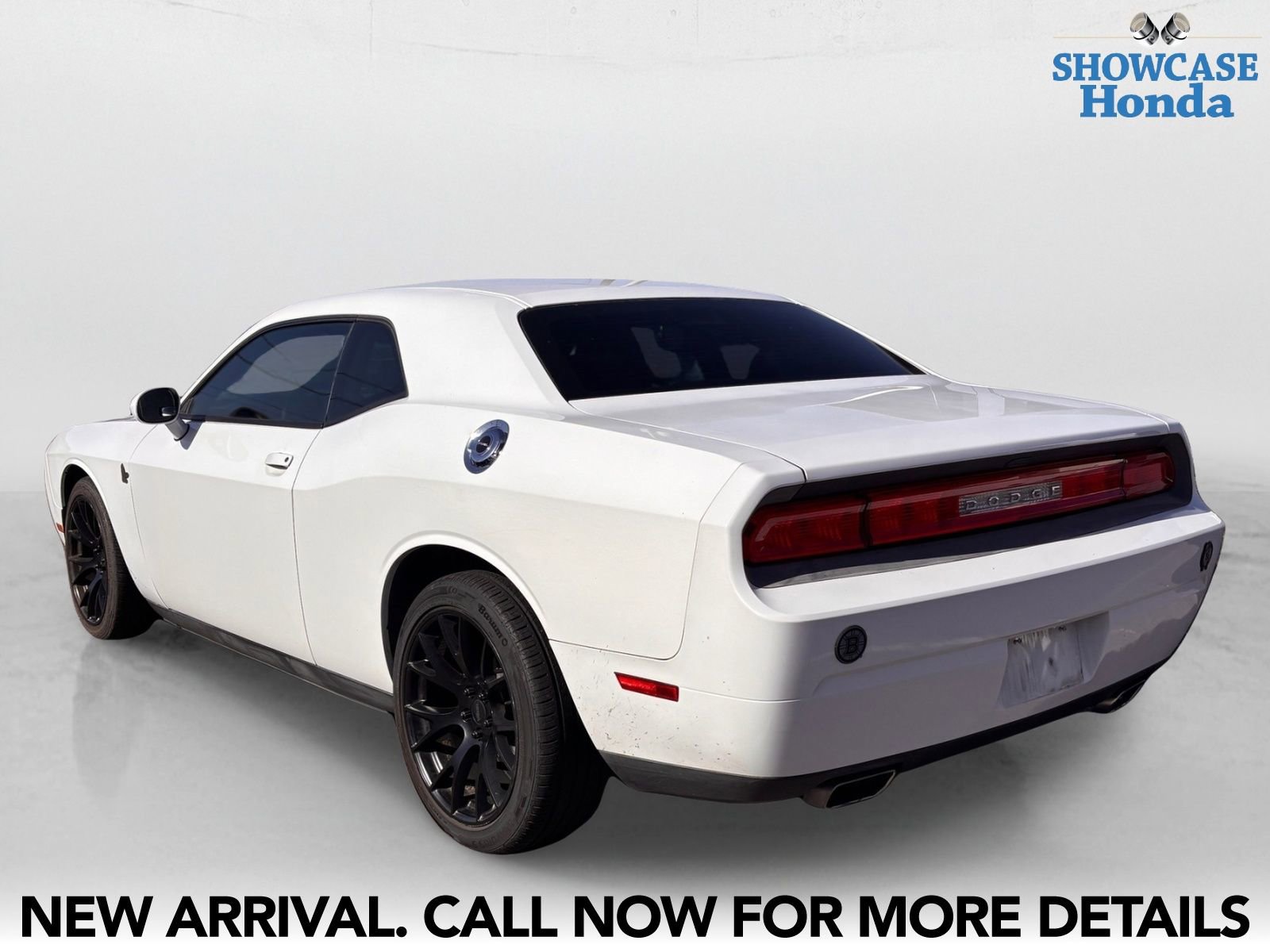 Used 2013 Dodge Challenger SXT RWD image 4