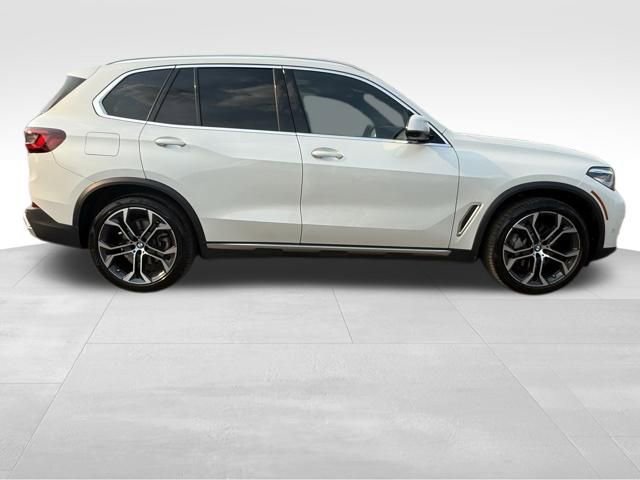 Used 2022 BMW X5 sDrive40i w/ Premium Package image 6