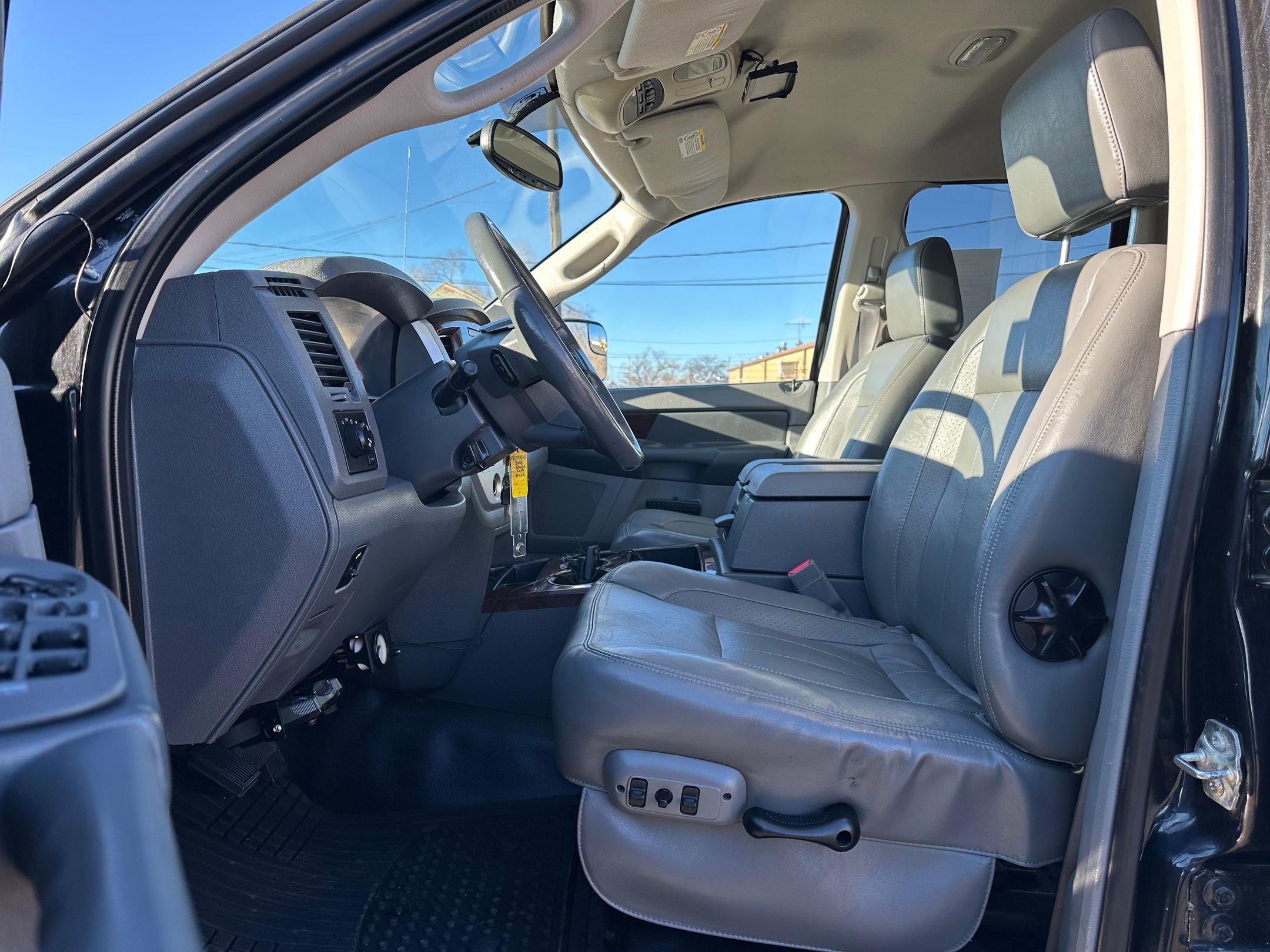 Used 2008 Dodge Ram 3500 Truck Laramie w/ Trailer Tow Group image 4