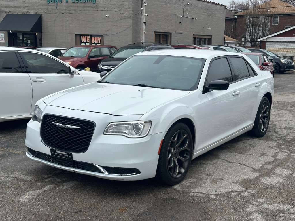 Used 2018 Chrysler 300 Touring w/ Sport Appearance Package RWD image 3