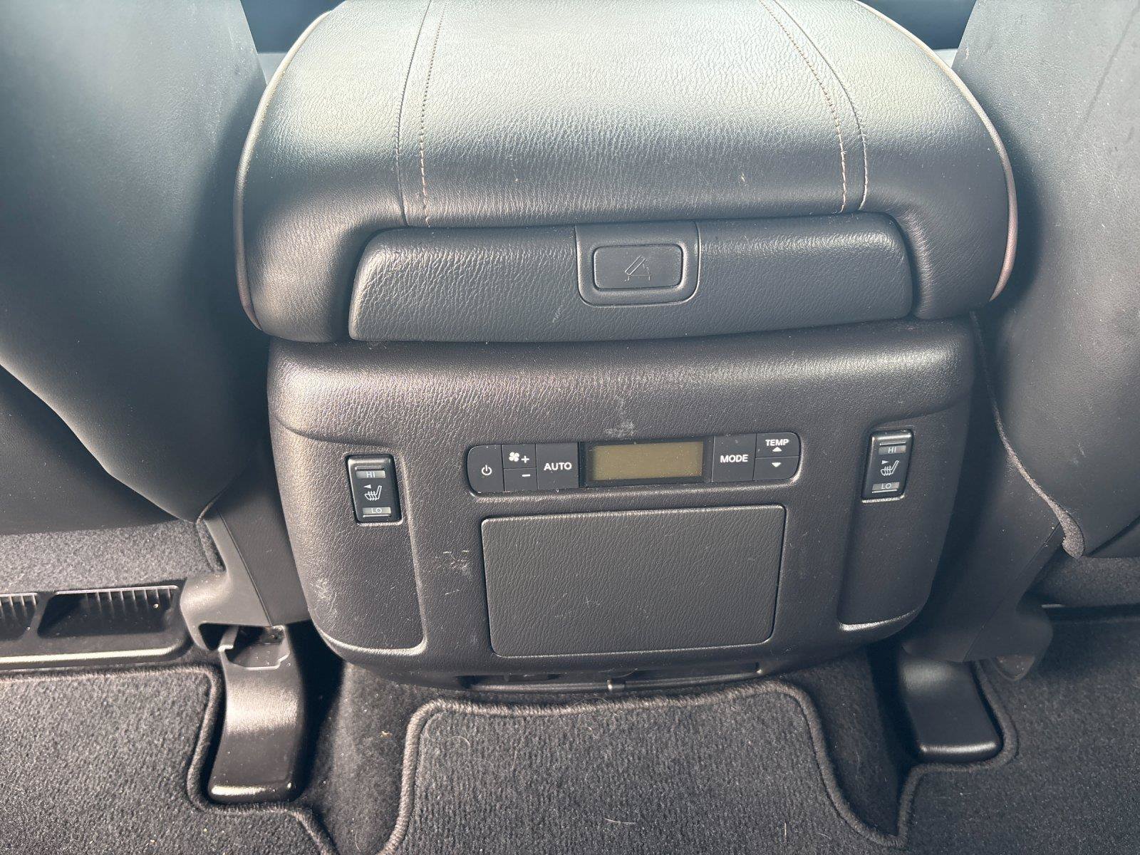 Used 2024 Nissan Armada Platinum w/ Captain's Chairs Package AWD/4WD image 34