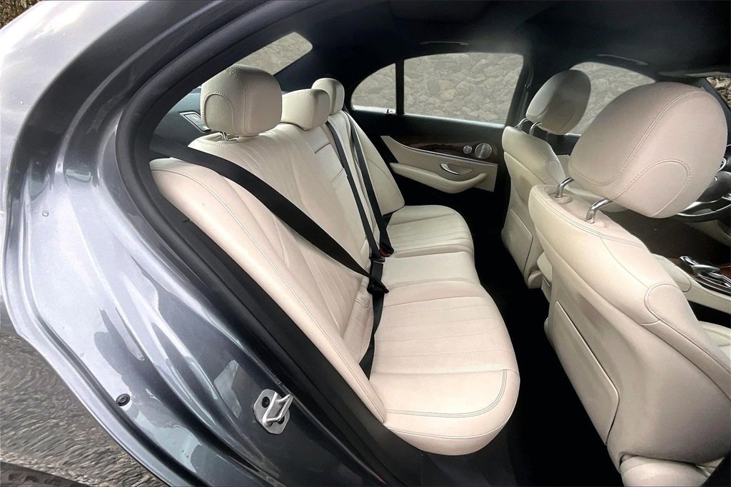 Used 2020 Mercedes-Benz E 350 4MATIC Sedan image 25