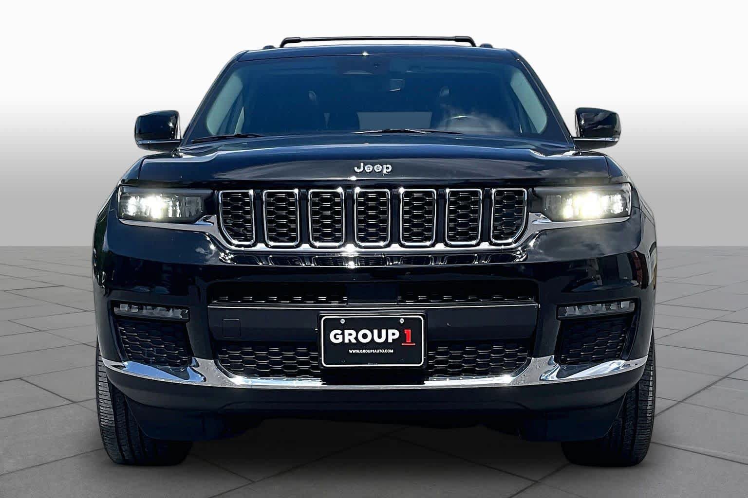 Used 2022 Jeep Grand Cherokee L Limited AWD/4WD image 3