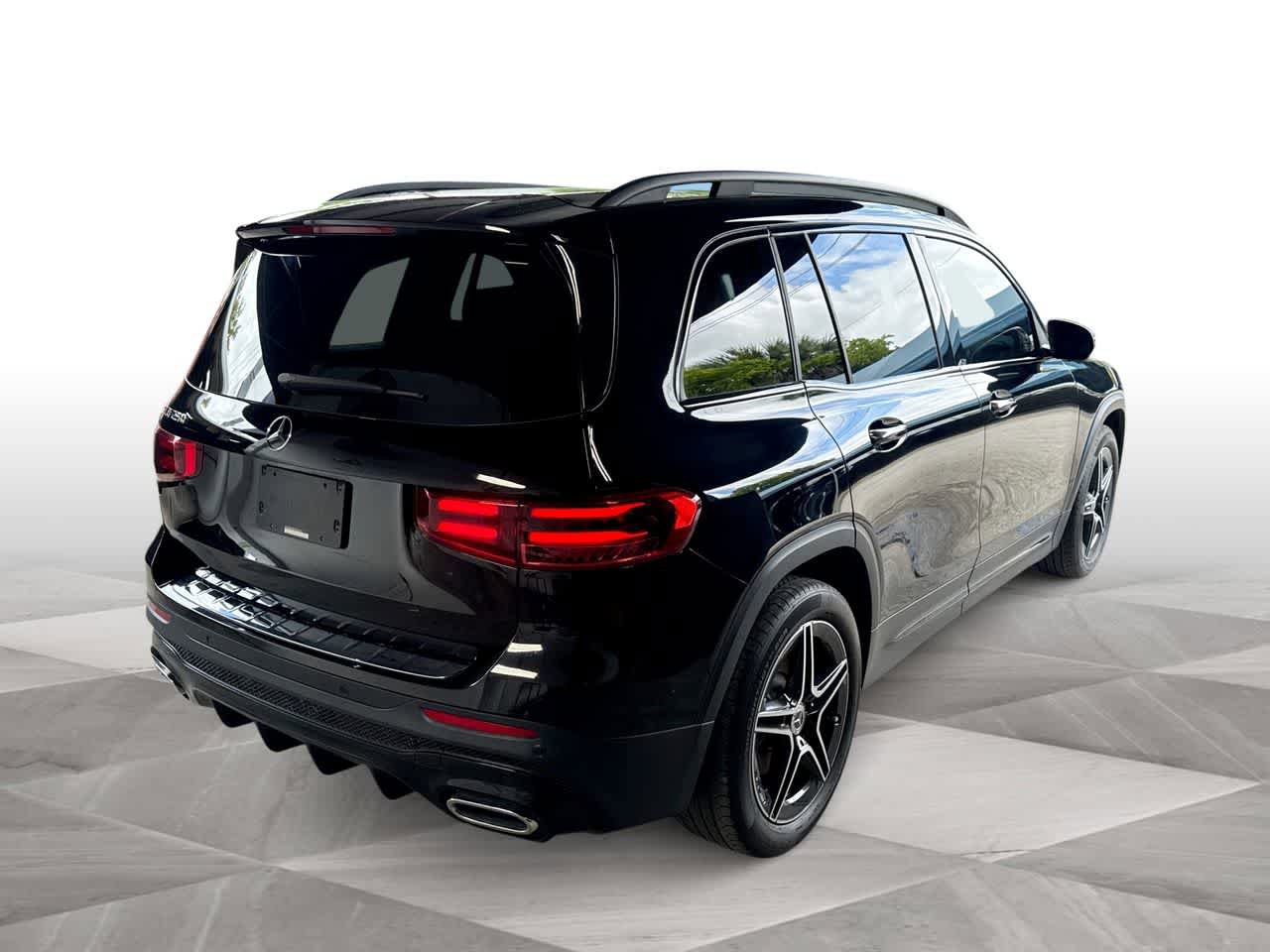 Used 2024 Mercedes-Benz GLB 250 image 8