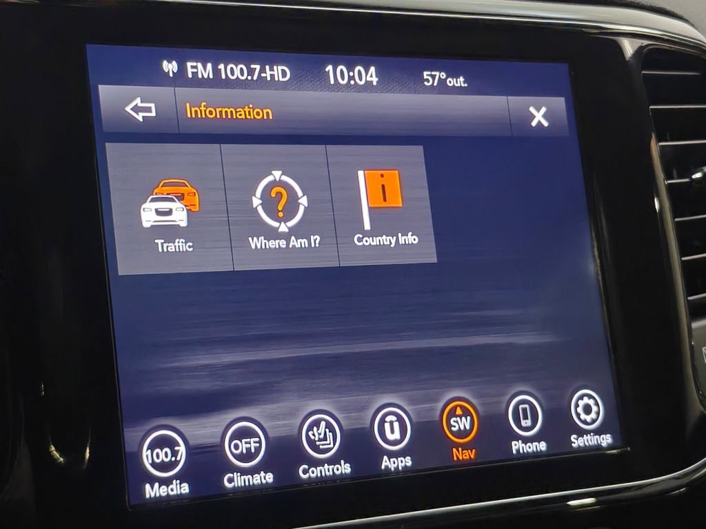 Used 2021 Jeep Grand Cherokee Laredo X image 33