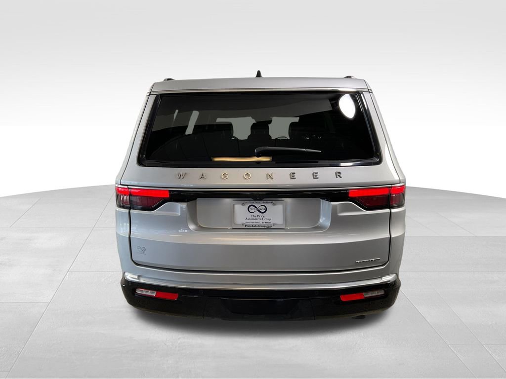 Used 2024 Jeep Wagoneer Series III w/ Flexible Seating Group image 8