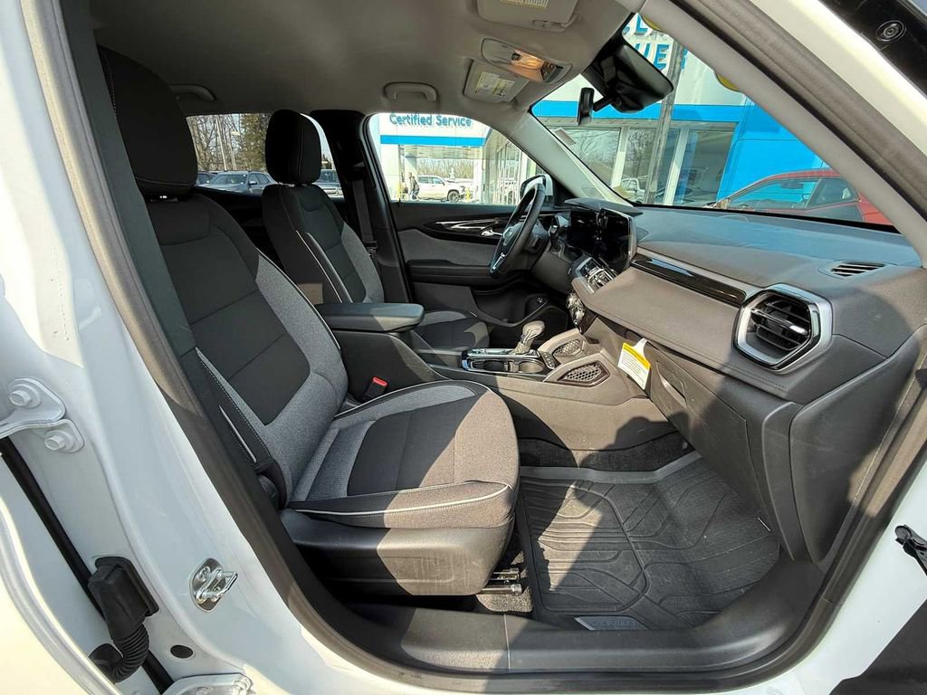 Used 2026 Chevrolet TrailBlazer LT w/ Convenience Package image 36
