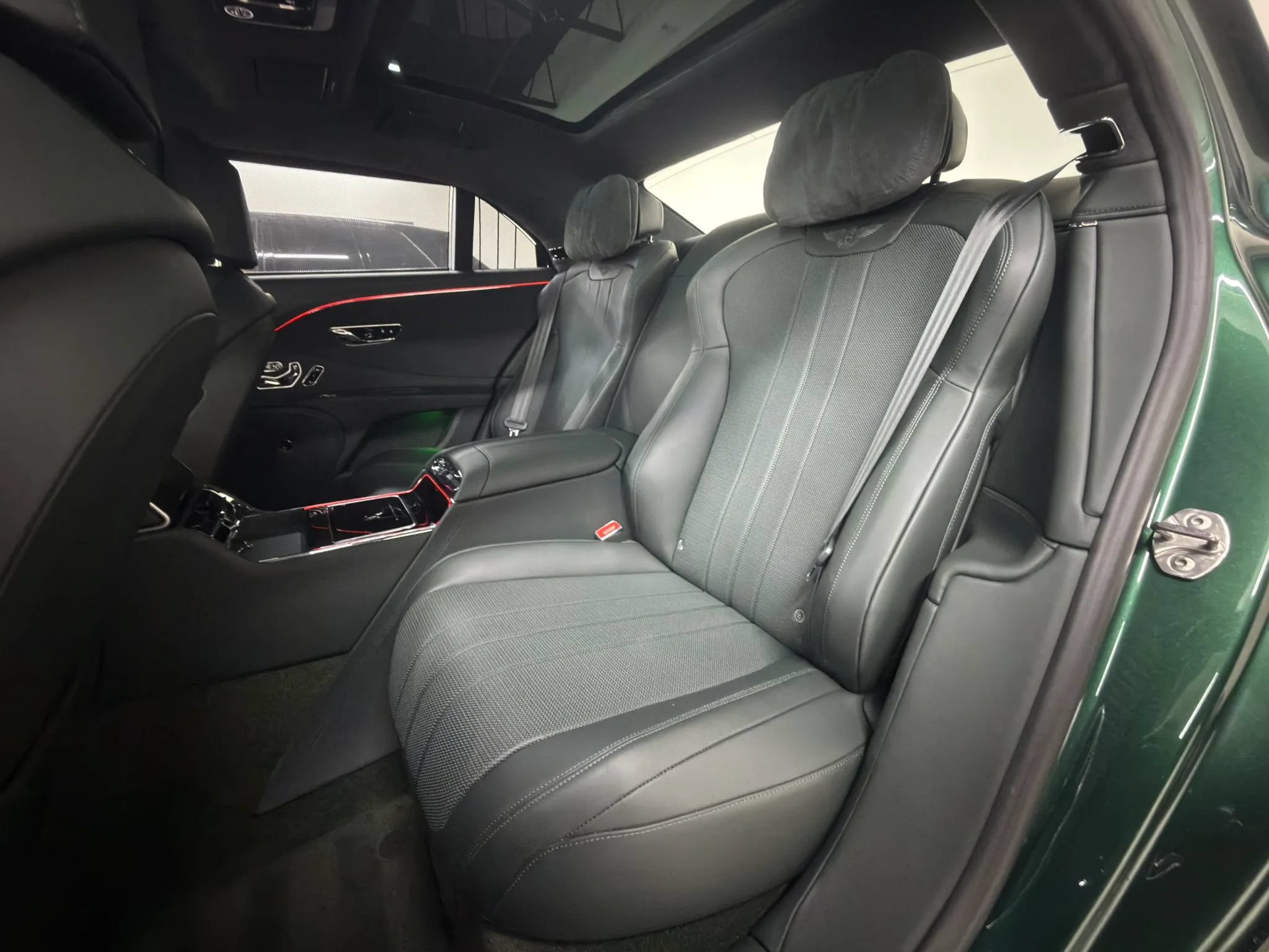 Used 2022 Bentley Flying Spur V8 AWD/4WD image 47