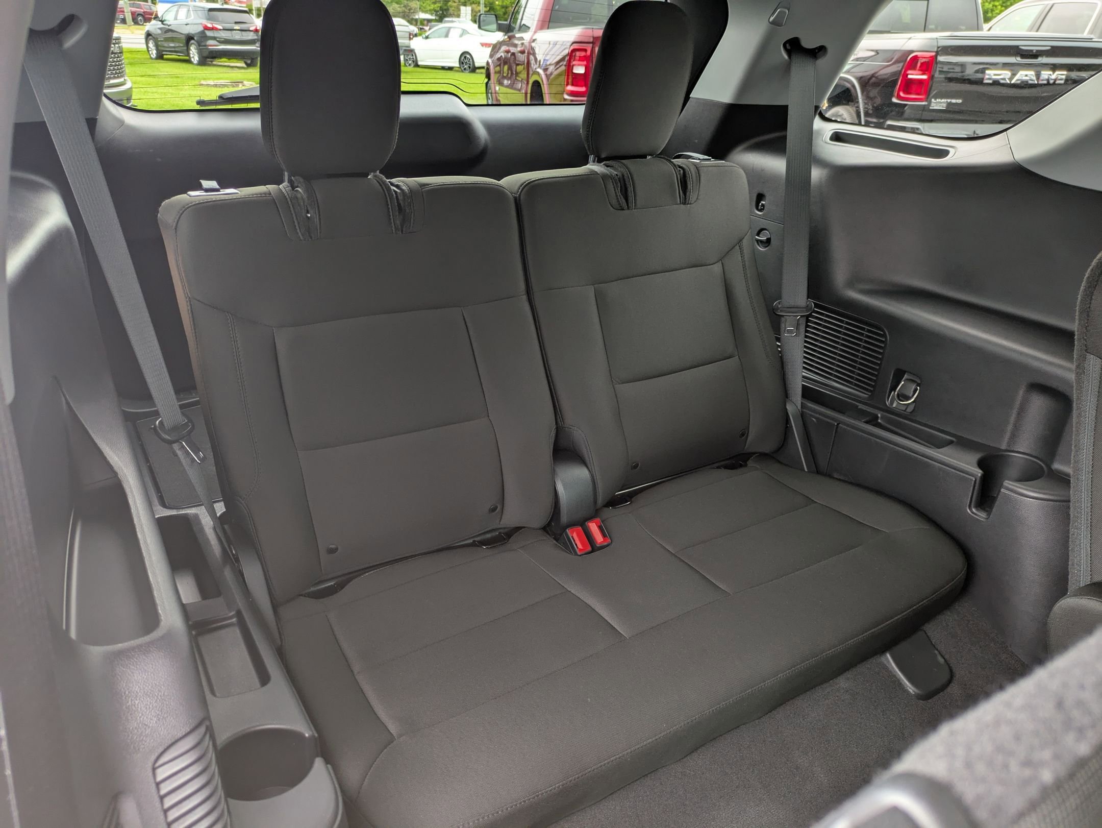 Used 2022 Ford Explorer XLT image 34