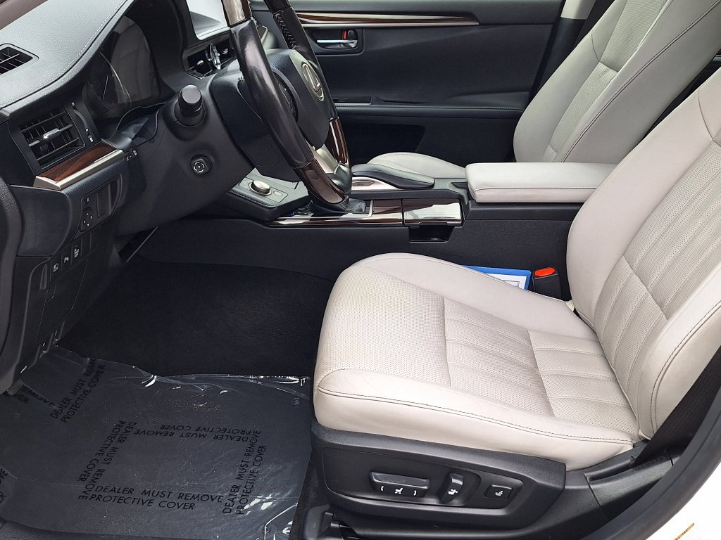 Used 2017 Lexus ES 350 w/ Luxury Package FWD image 11