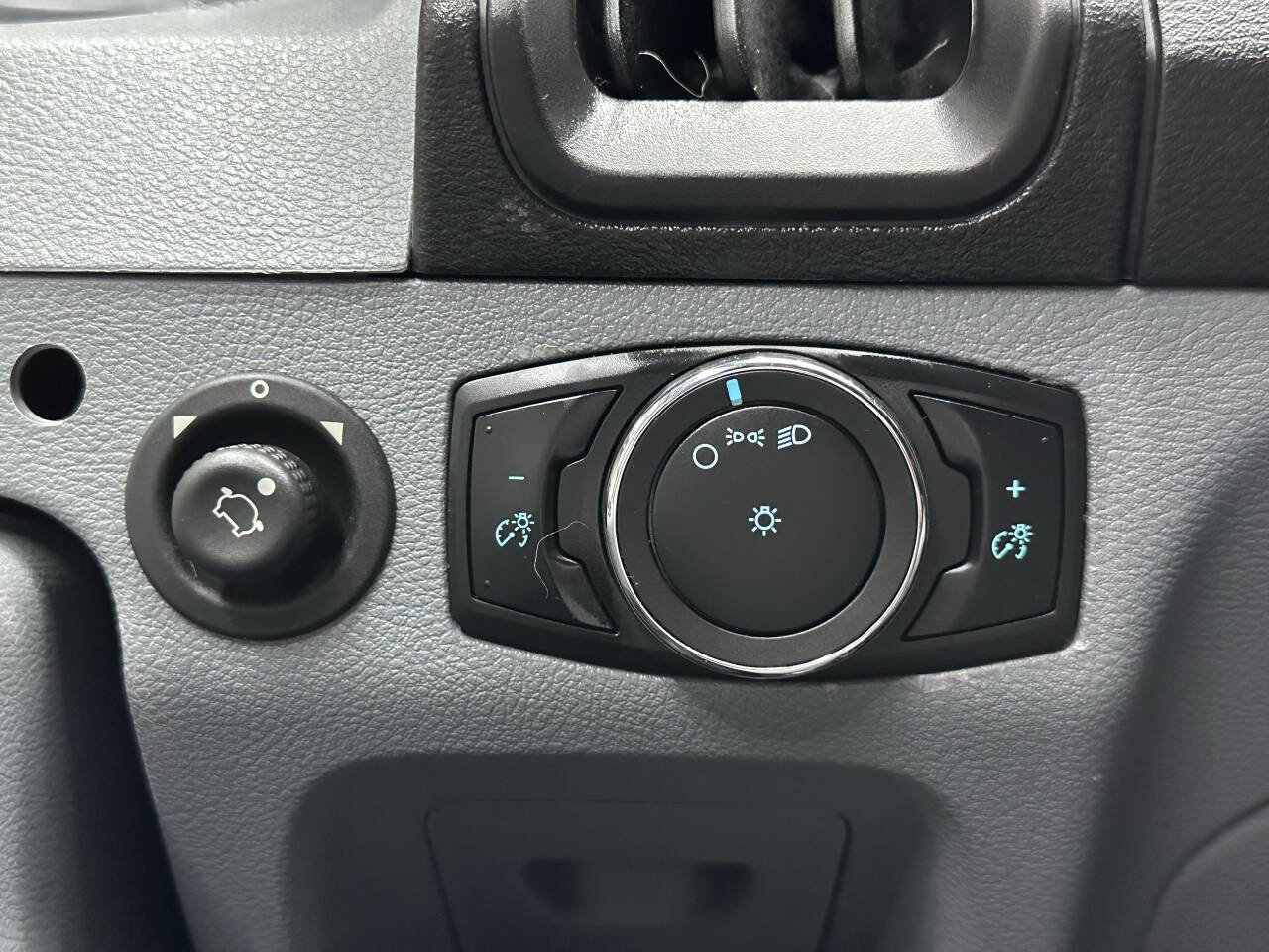 Used 2019 Ford Transit 150 148 Medium Roof image 19