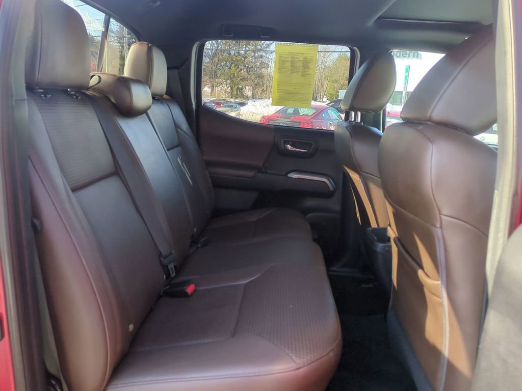Used 2019 Toyota Tacoma Limited image 27